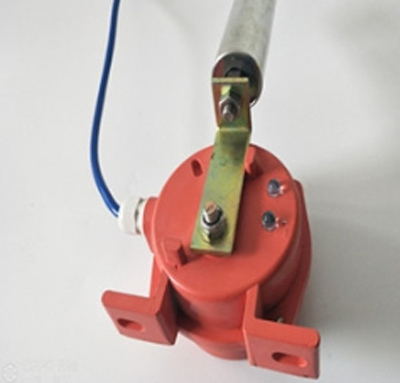 KLT1-1-2提升機(jī)皮帶糾偏開關(guān)、KP11-12-30跑偏開關(guān)生產(chǎn)廠家
